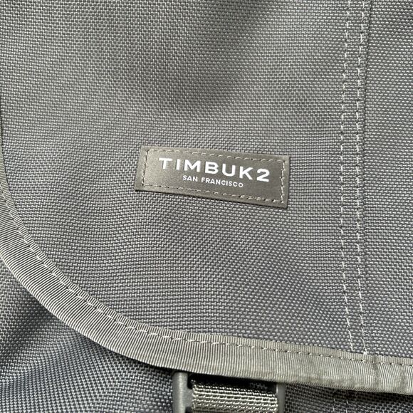 Timbuk2 Classic Messenger Crossbody Bag Gray Stuck in the Middle Commuter LOGO - Picture 2 of 11